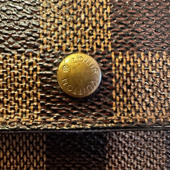 Louis Vuitton Vintage Damier Medium Compact Wallet. VGUC. - Picture 2 of 13